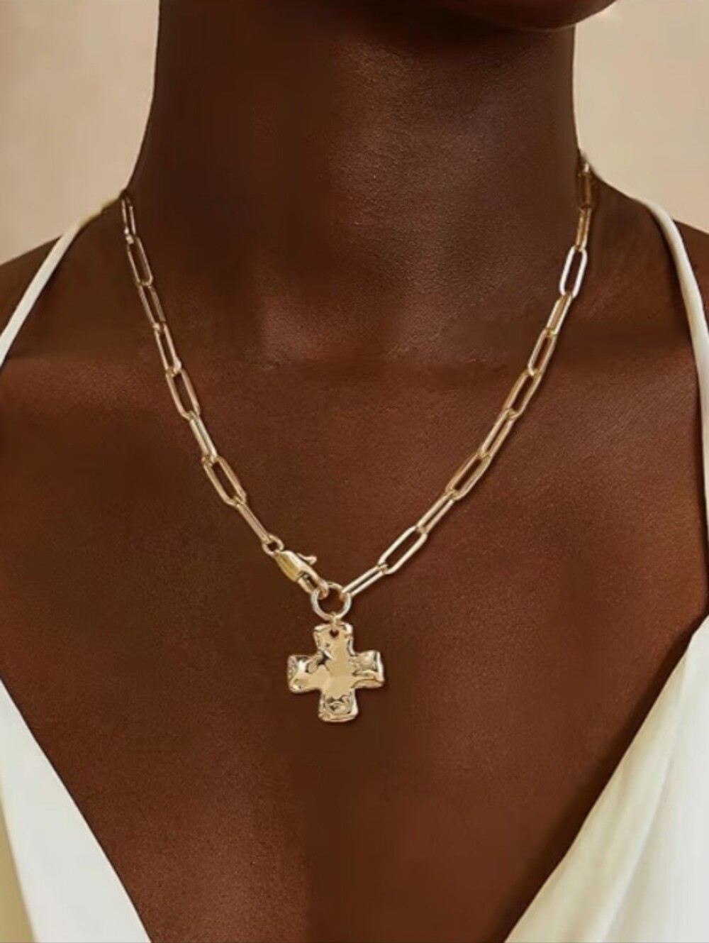 NWT Chunky Hammered Cross Paperclip Chain Necklace - Picture 2 of 6